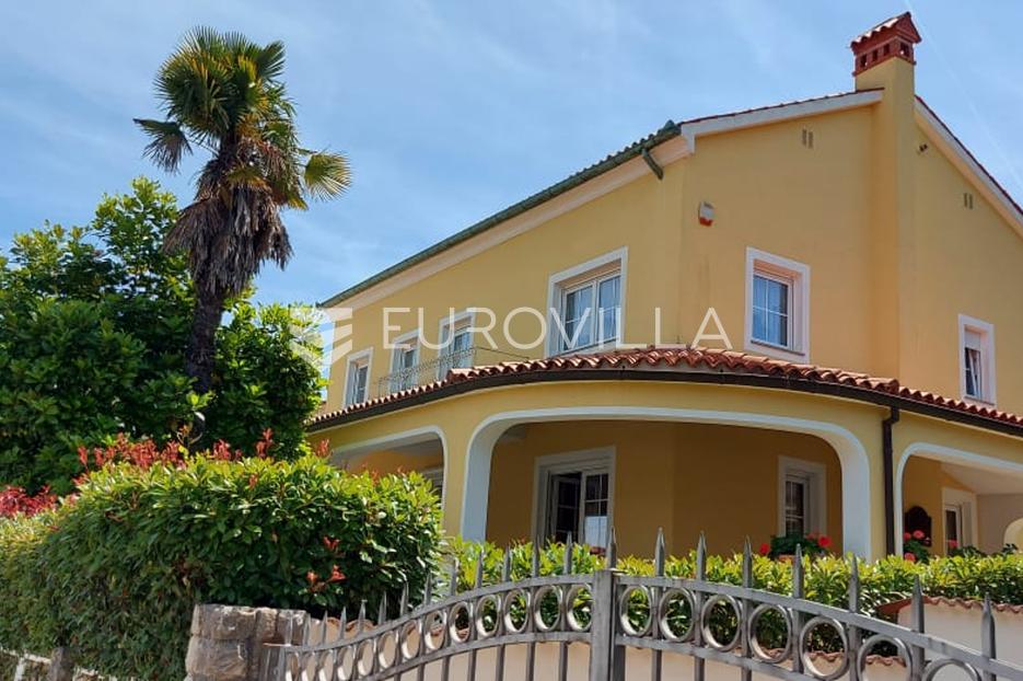 Istra, Pješčana Uvala, vila s okućnicom prvi red do mora - cover