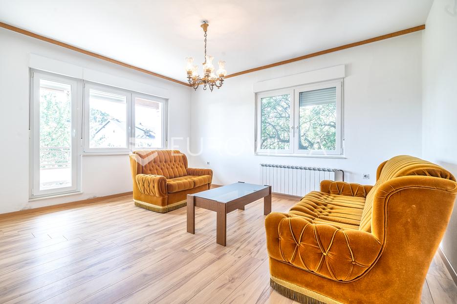 Zagreb, Vukomerec obiteljska kuća na tri etaže NKP 360 m2 - cover