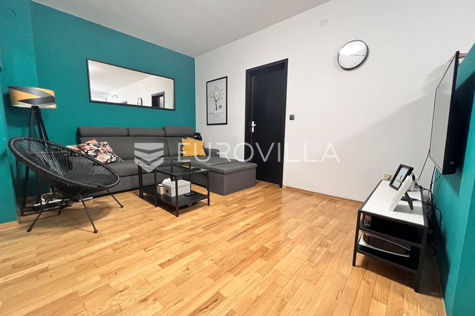 Pula, Kaštanjer - prekrasni i adaptirani trosobni stan na 1.katu, NKP 60 m2 - top lokacija - cover