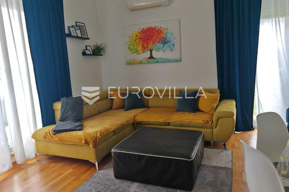 Zagreb, Sveta Klara, dvosoban stan 59 m2 - cover