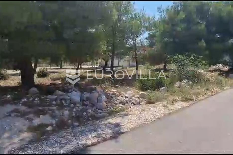 Pirovac, građevinsko zemljište na odličnoj lokaciji - cover