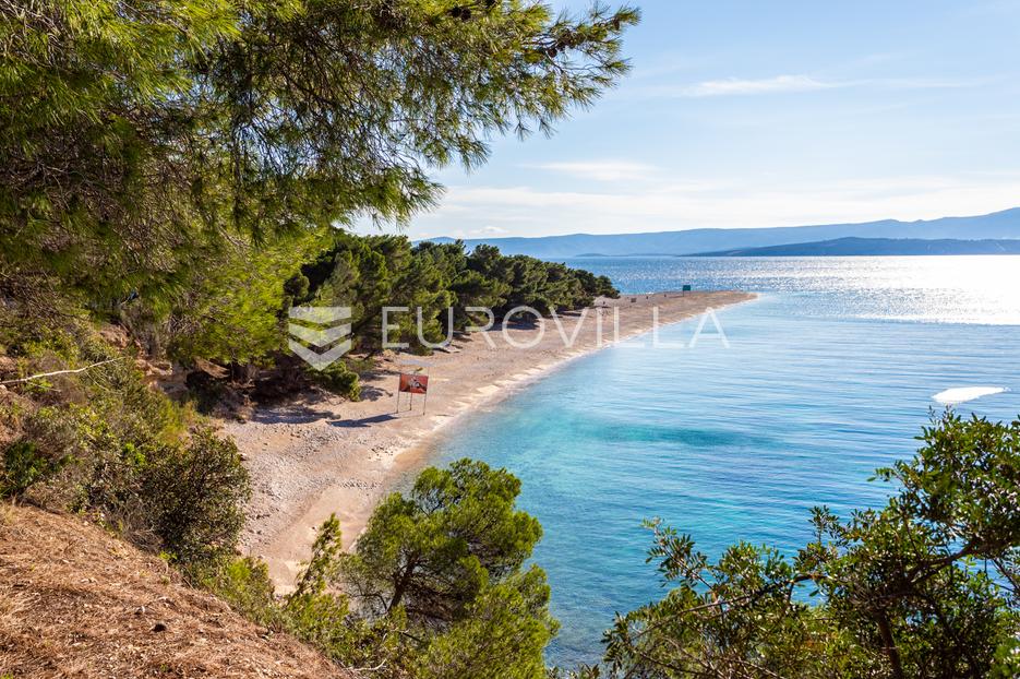 Bol, poljoprivredno zemljište u neposrednoj blizini mora - cover