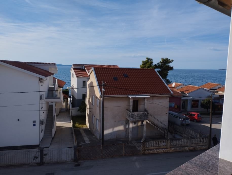 Zadar - Diklovac, prostrana kuća, drugi red do mora - cover