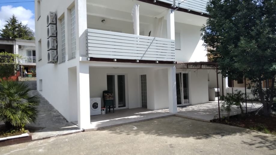 Seline, apartman u zgradi, zaseban ulaz, blizina mora, Povoljnije - cover