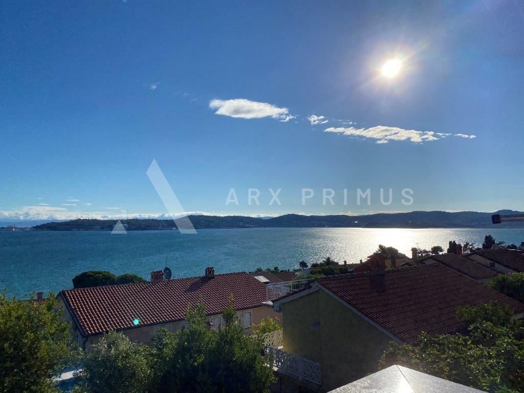 Kuća sa pogledom na more, Crveni vrh, Umag - cover