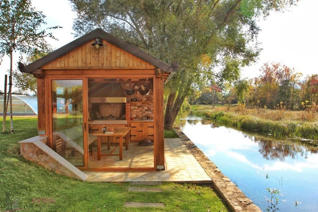 Pure nature.... beautiful house for sale by the river! - cover