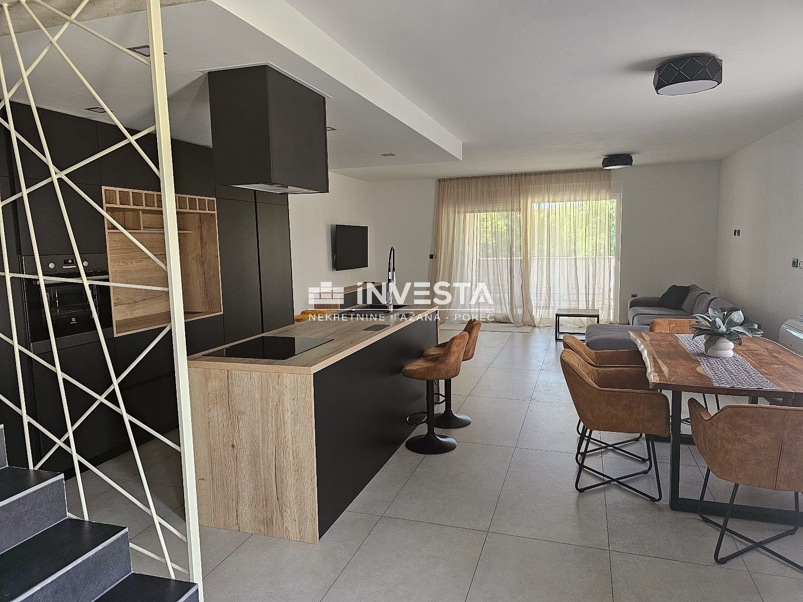Pula, Štinjan, Lijepa dvojna kuća s okućnicom, 145 m2, 3SS+DB - cover