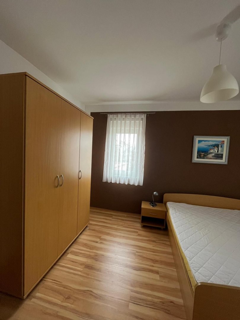 Apartmanska kuća 800m od mora - cover