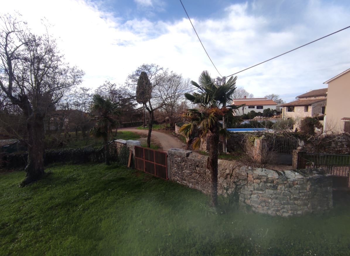 Kamena kuća, miran oredio - cover