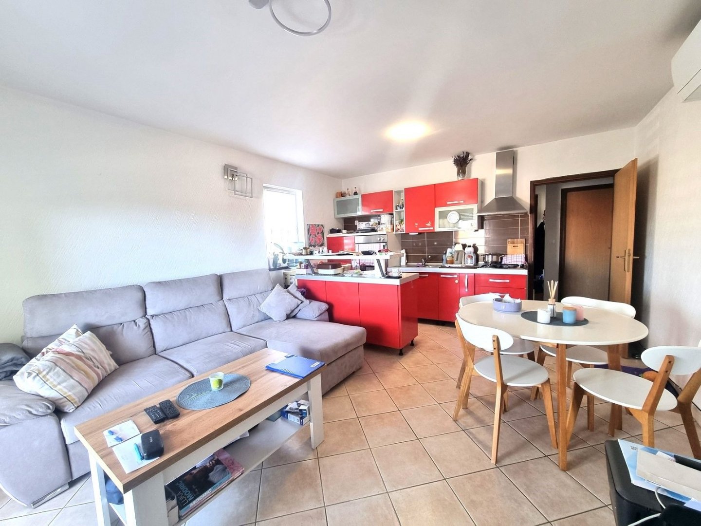 TAR CENTAR!!! Prekrasan stan na 1. katu zgrade, pogled more - cover