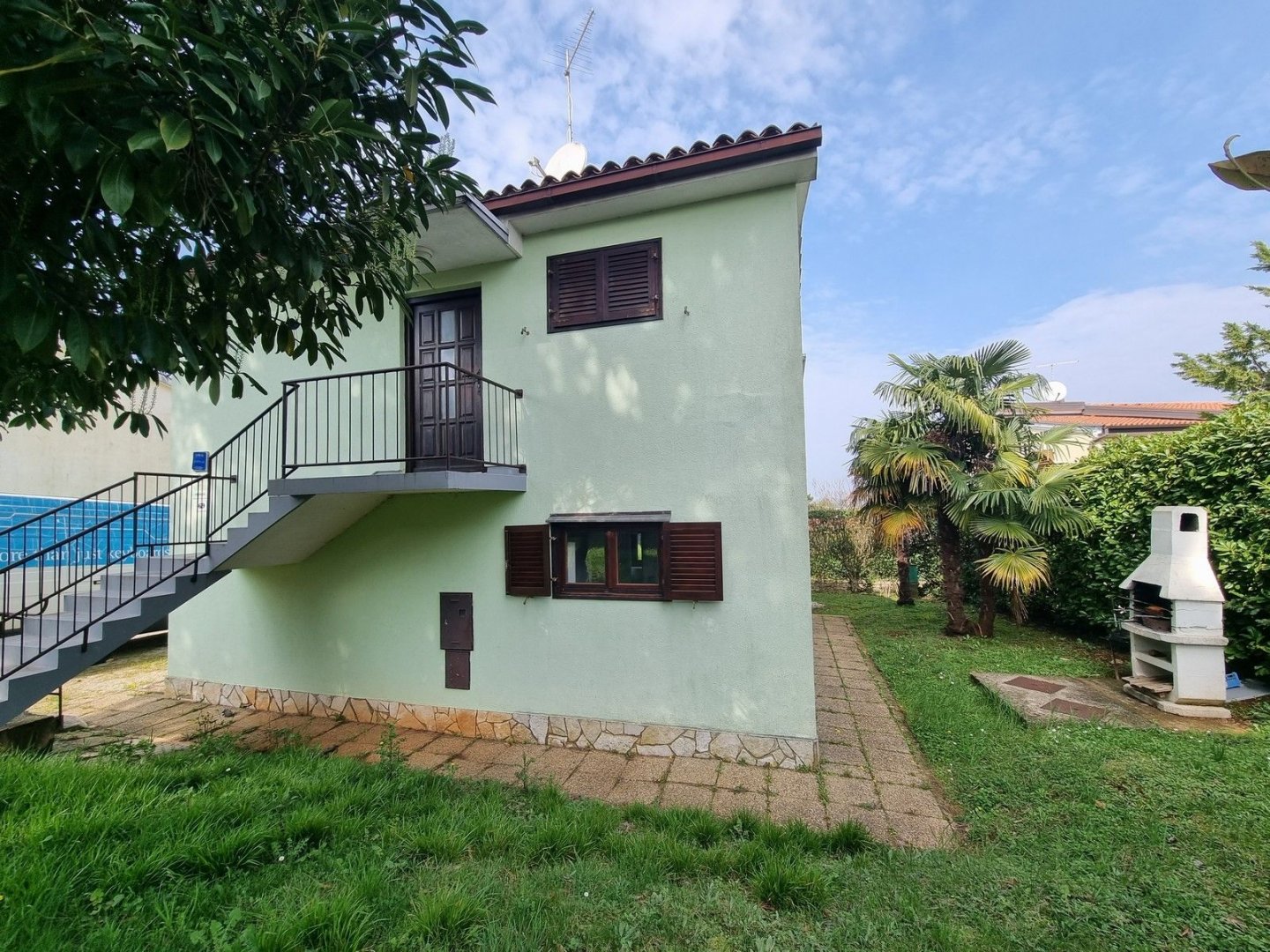 KUĆA NA MORU!!! Samostojeća kuća sa dva odvojena apartmana, 100 m od plaža - cover