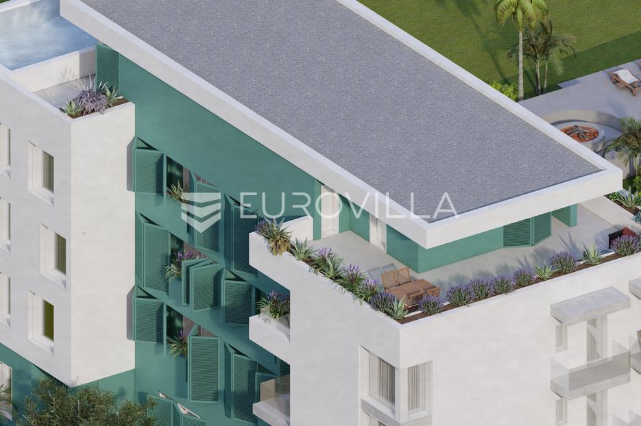 Split, Meje, prostran trosoban stan u prizemlju NKP 159 m2 - cover