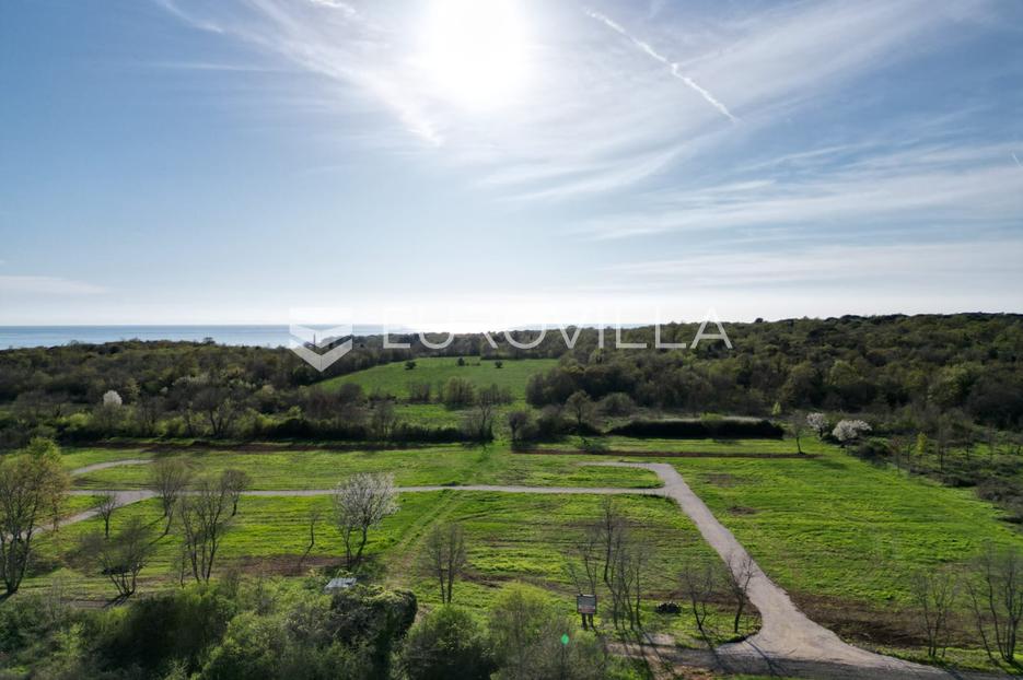 Istra, Poreč, poljoprivredno zemljište 700m od mora - cover