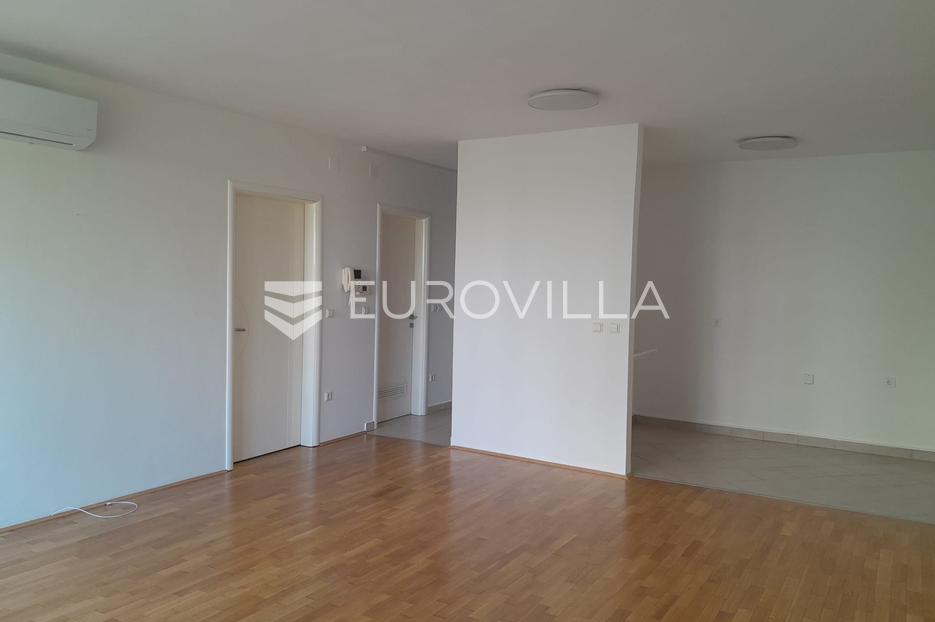 Zagreb, Dubrava, poslovni prostor 71 m2 na 1. katu s liftom - cover