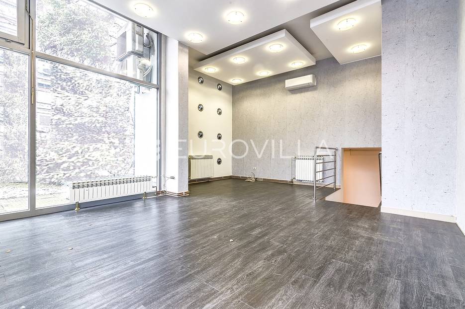 Vrbik, poslovni prostor / ulični lokal 48 m2 - cover