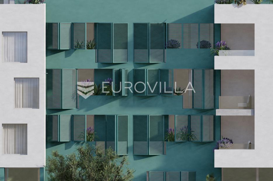 Split, Meje, trosoban stan na trećem katu s loggiom NKP 87,40 m2 - cover