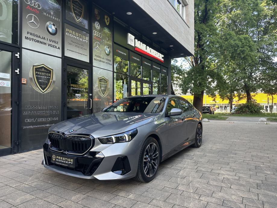 BMW serija 5 520d xDrive *NOVI MODEL*M SPORT PRO*ICONIC GLOW*H/K* - cover