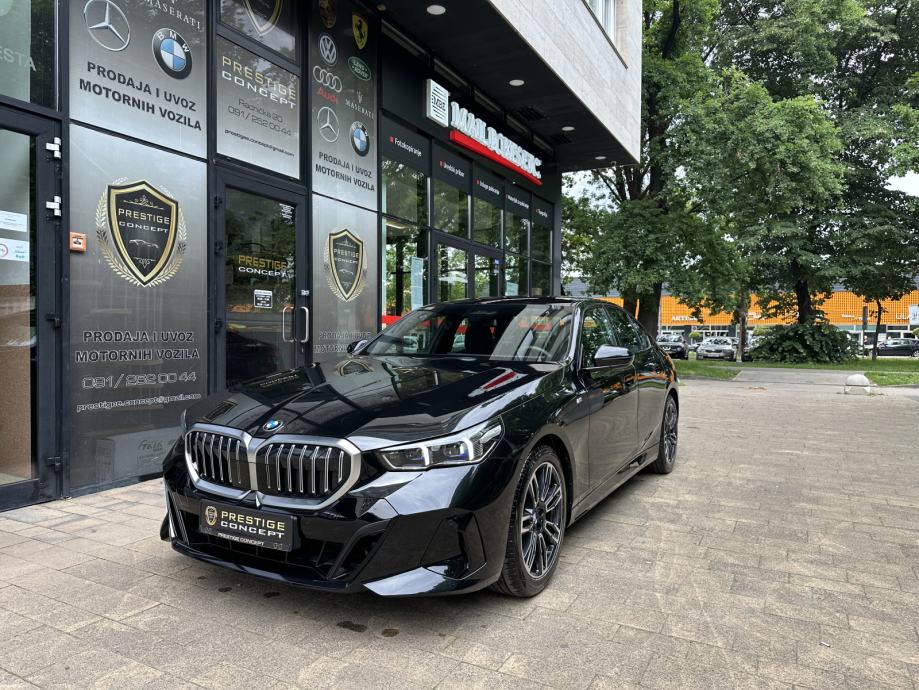 BMW serija 5 520d *M SPORT*KAMERA*NAVI*NOVI MODEL*DOSTUPNO*MRTVI KUT* - cover