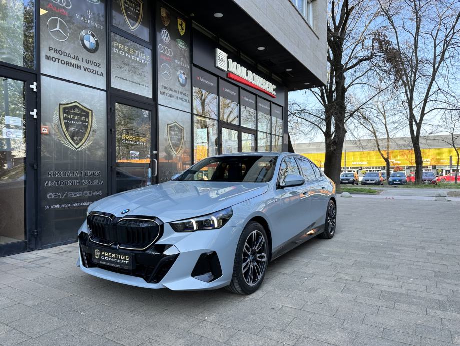 BMW serija 5 520d xDrive *NOVI MODEL*M SPORT PRO*ICONIC GLOW*H/K* - cover