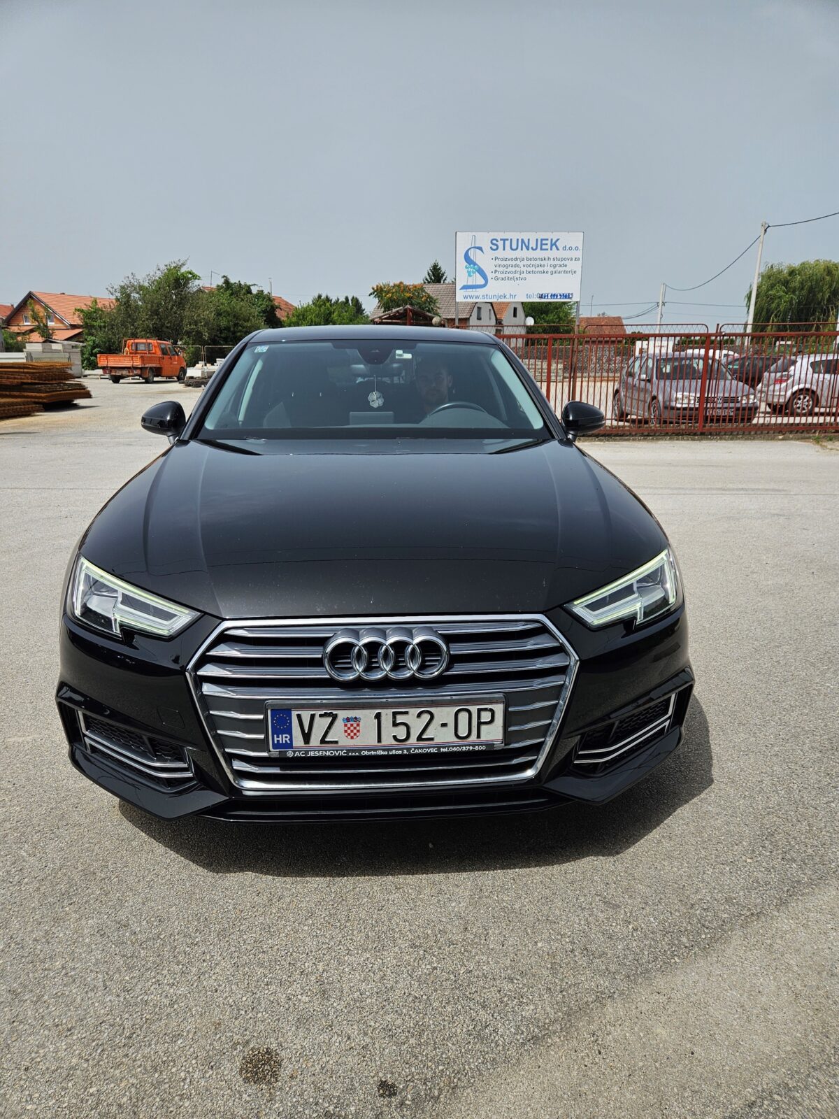AUDI A4 Ultra S line - cover