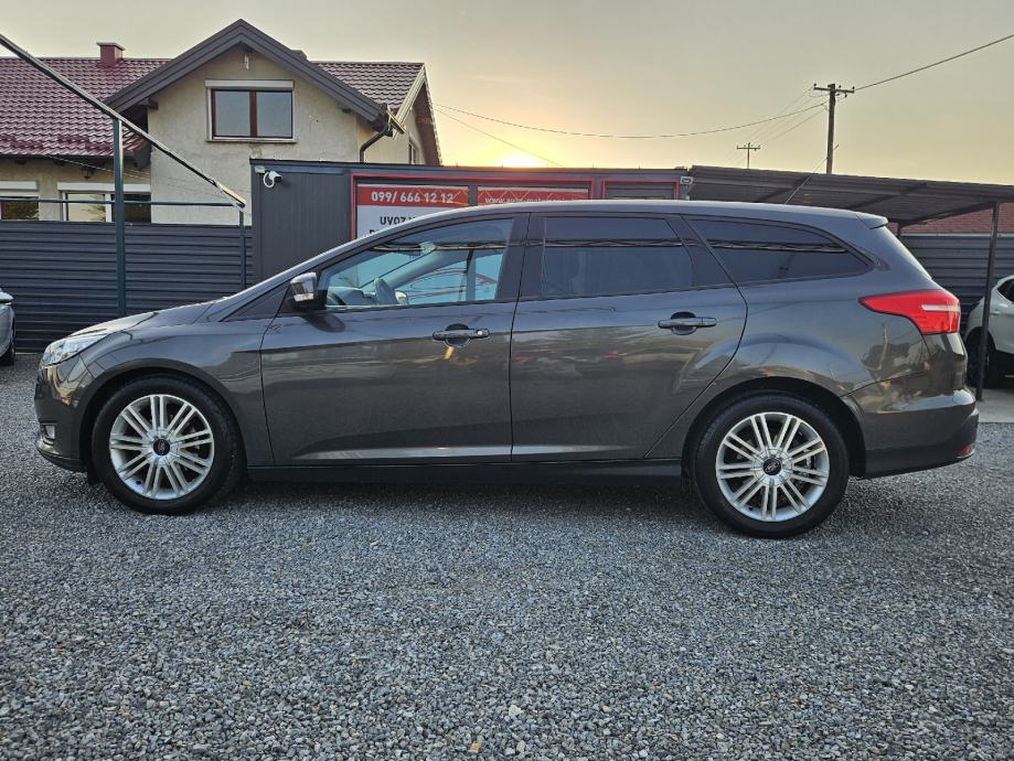 Ford Focus Karavan 1.6 tdci NAVI/AUT.KLIMA/ ALU 17 - cover