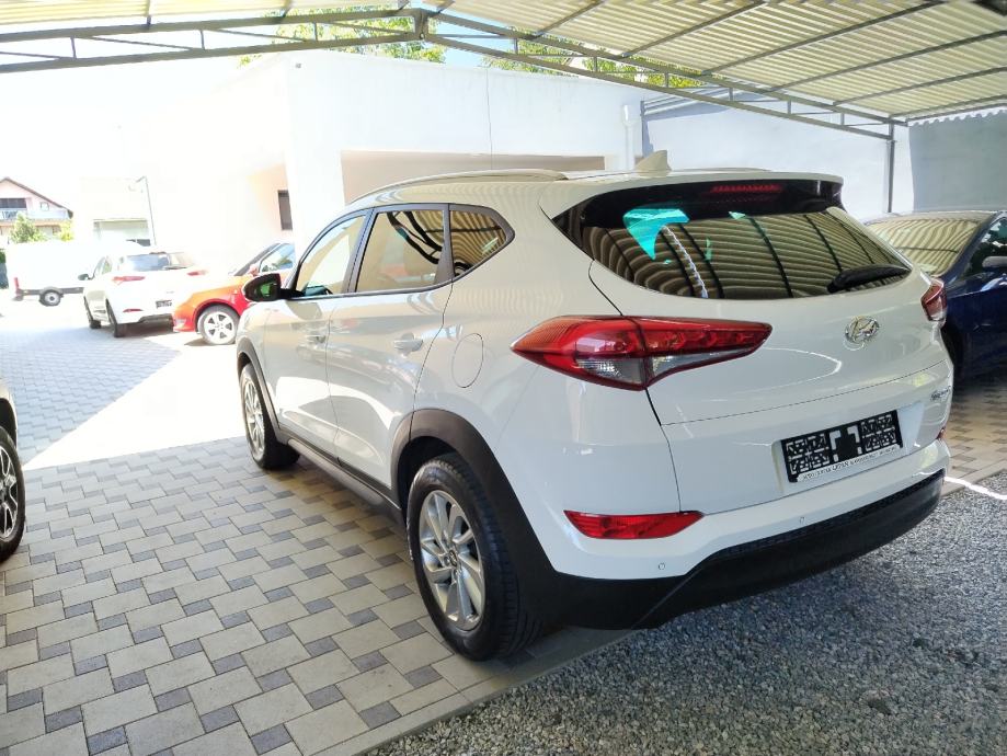 Hyundai Tucson 1,7 CRDi,NAVI,PDC,125tkm,JAMSTVO,6 BRZINA,KAMERA,NA IME - cover