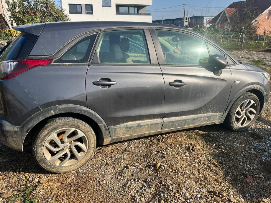 Opel Crossland 1,2 Turbo - cover