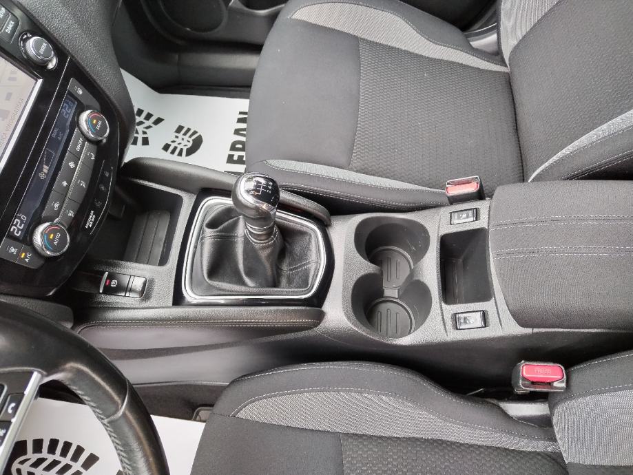 Nissan Qashqai 1,6dCi,NAVI,PANORAMA,KAMERA,FACELIFT,115tkm,JAMSTVO.. - cover