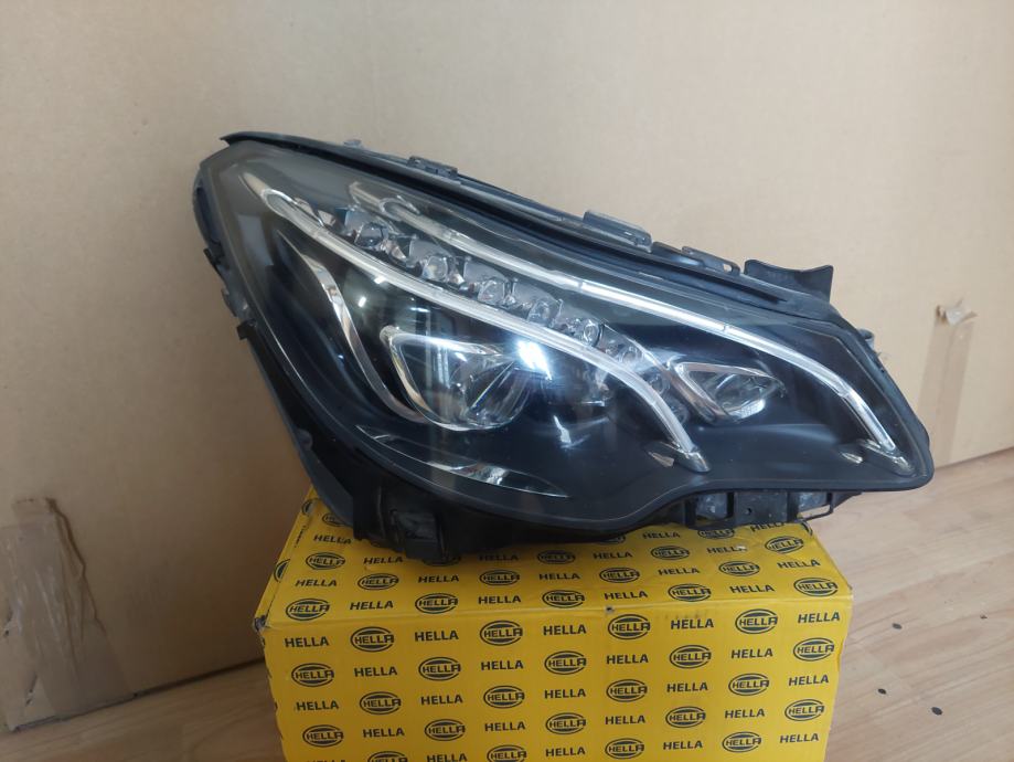 Desni far za Mercedes e klasa coupe - cover