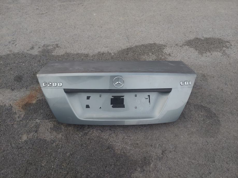 Zadnja hauba Mercedes W204 - cover