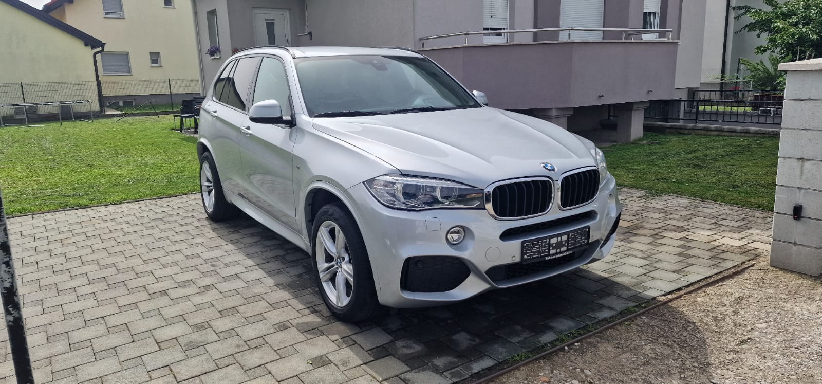 BMW X5 2.5d xDrive M-paket  SERVISNA KJIGA , SERVIS - cover