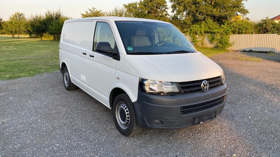 Volkswagen TRANSPORTER T5 HLADNJAČA, 2012 god. - cover