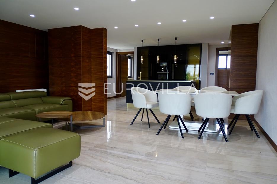 Malinska Dubašnica , 152,57m2 trosobni luksuzan stan s boravkom i bazenom - cover