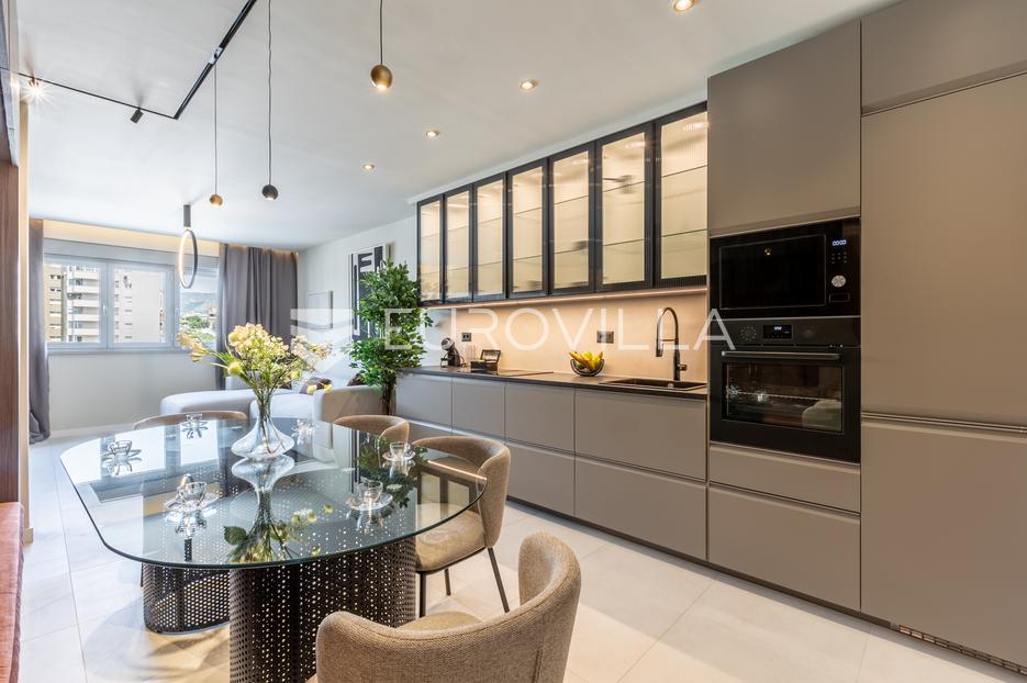 Split, FIRULE, luksuzan dvosoban stan (1. 10. 2024.-1. 5. 2025.) - cover