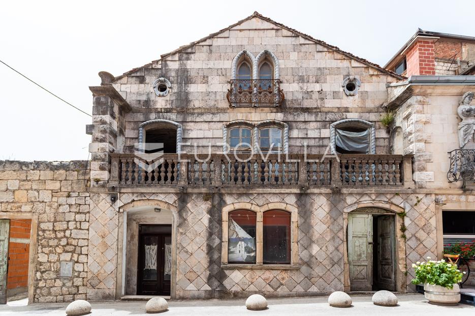 Sinj, strogi centar, kuća s velikim potencijalom - cover