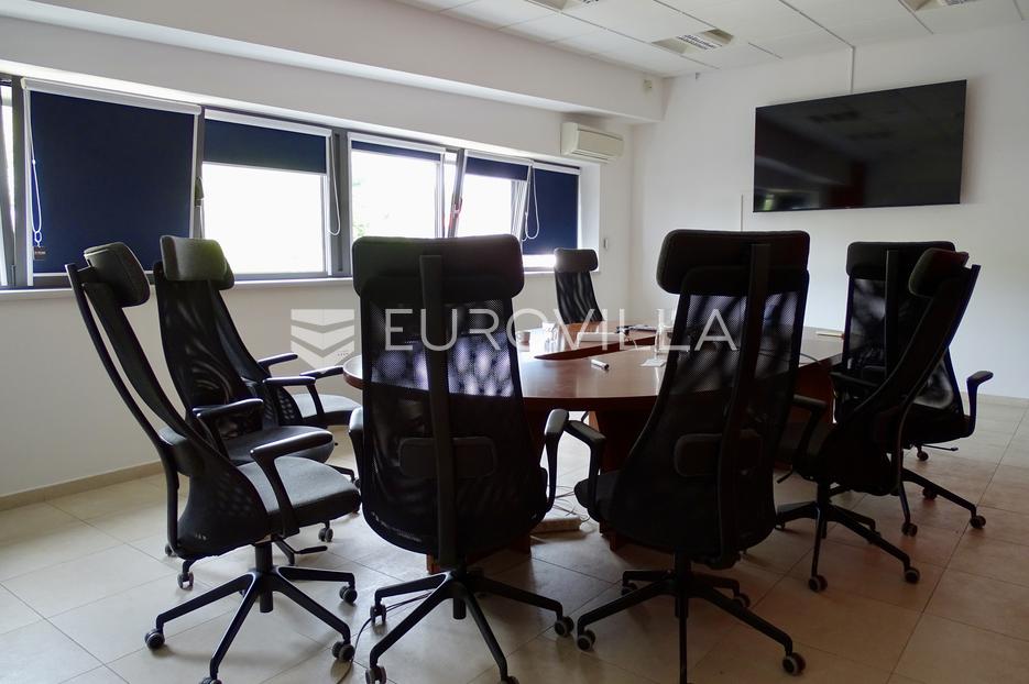 Kastav, Žegoti, najam velikog uredskog prostora od 527m2 - cover