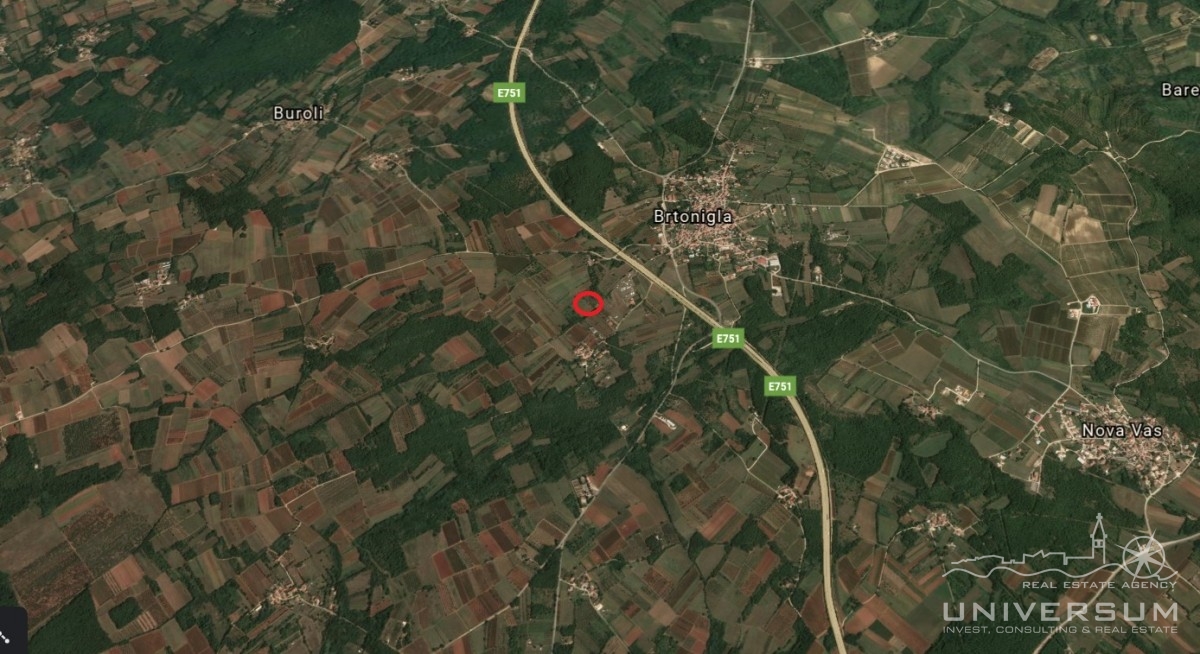 Poljoprivredno zemljište sa pogledom na more - cover