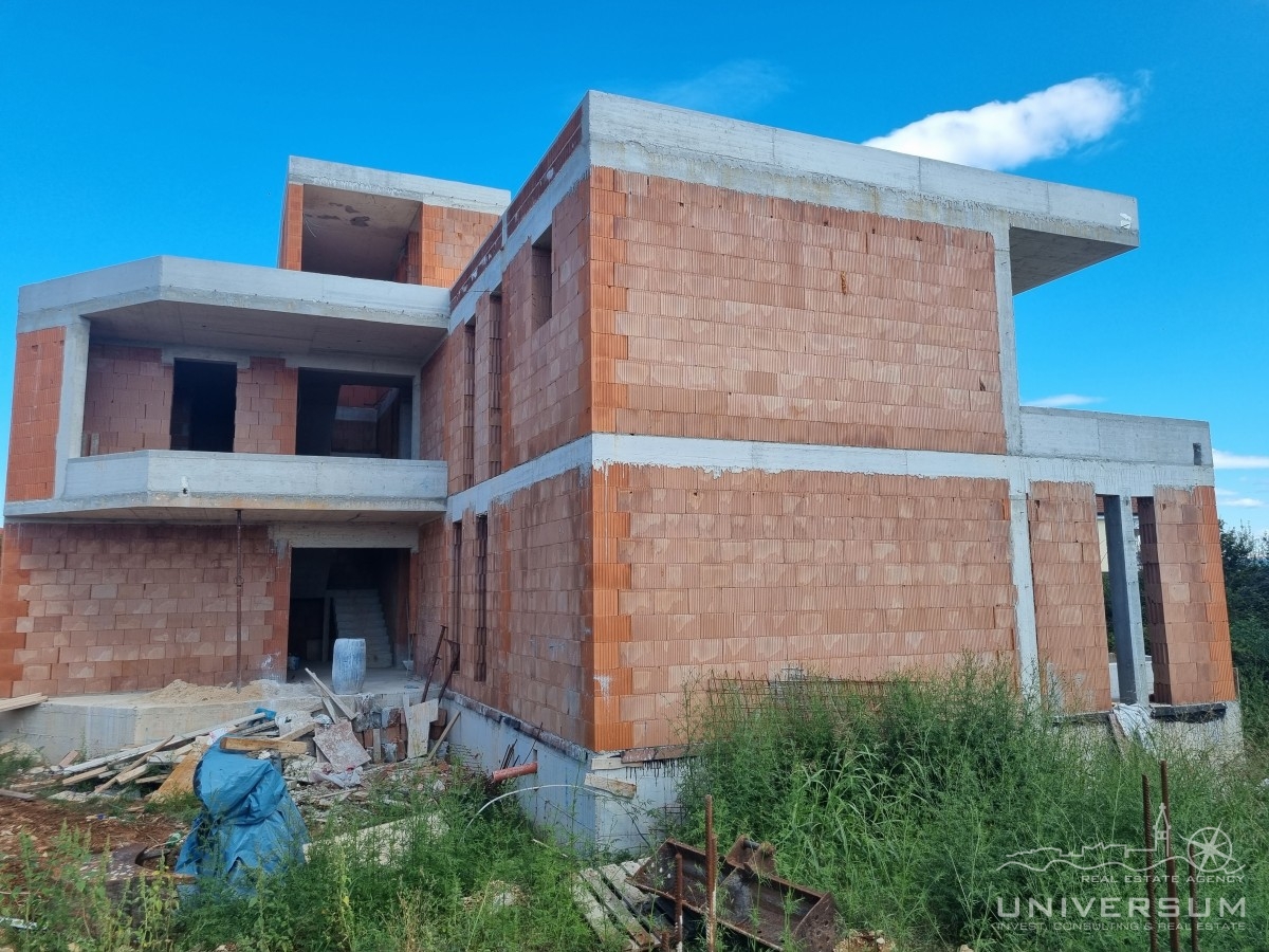 Impresivna moderna vila s pogledom na more u okolici Poreča - cover