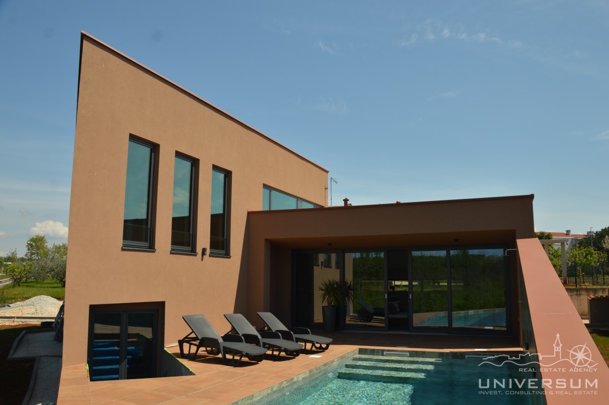 Moderna vila s pogledom na more u Novigradu - cover