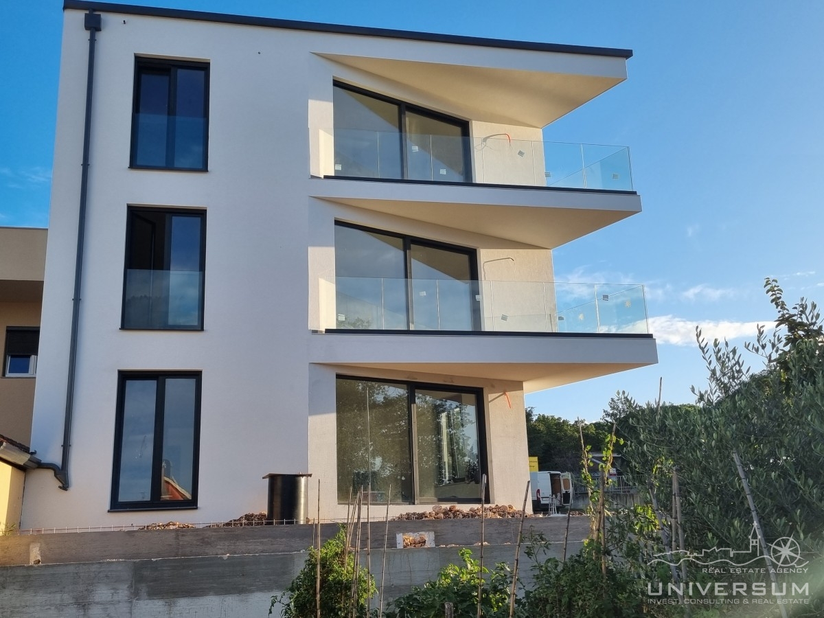Vrhunski stan na prvom katu, novogradnja - Poreč - cover
