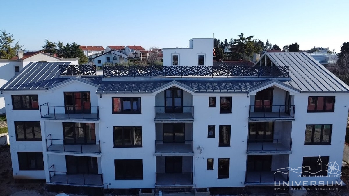 Stan na 2. katu zgrade s liftom u Bašaniji - cover