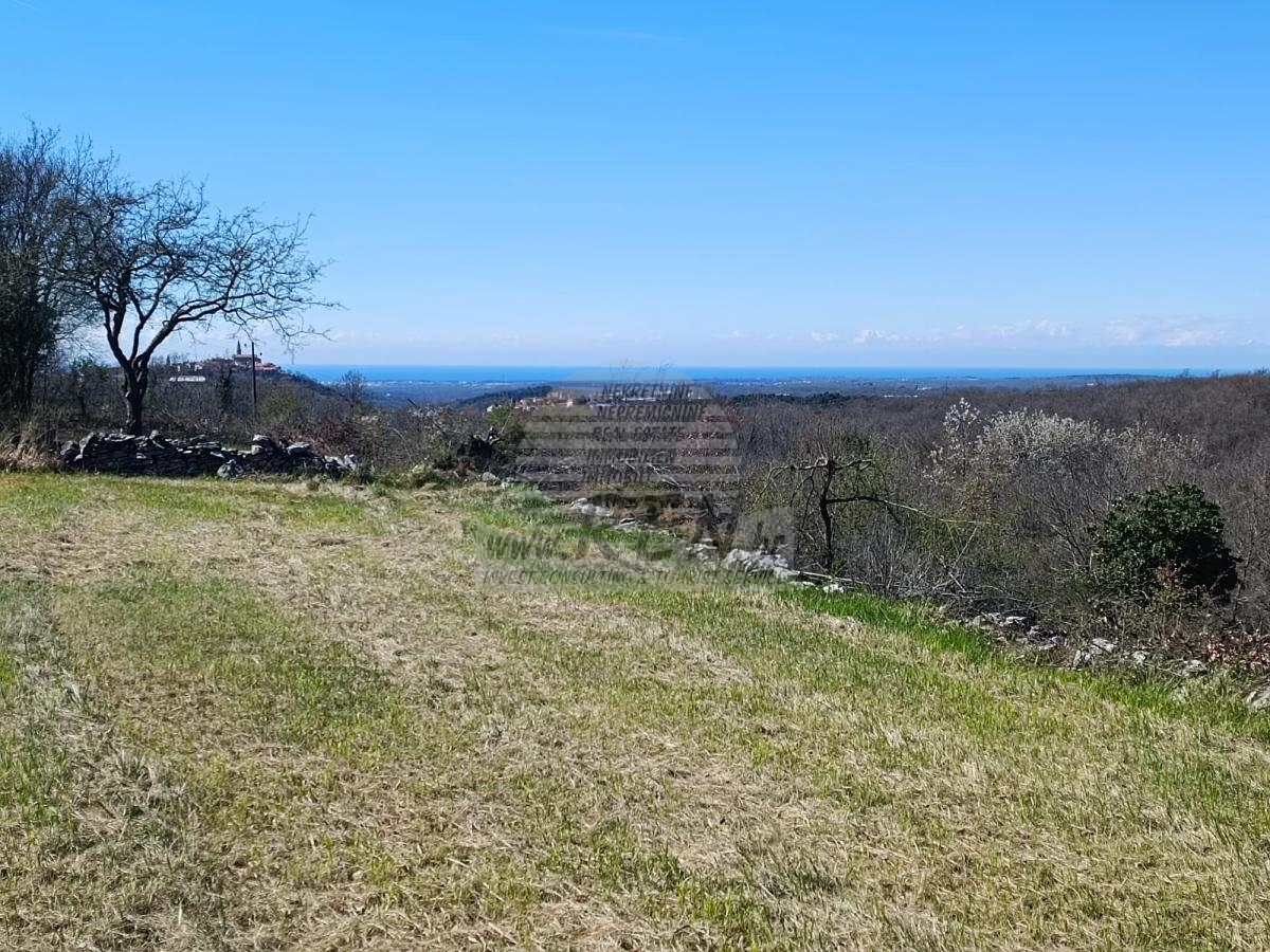 Zemljište na brdu sa prekrasnim pogledom na more - cover