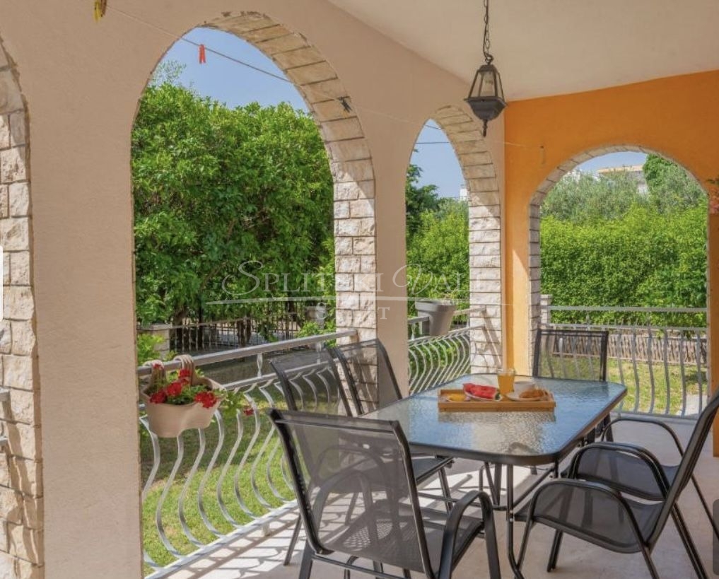 Kaštel Štafilić trosoban stan DUGOROČNO (od 15.9.) - cover