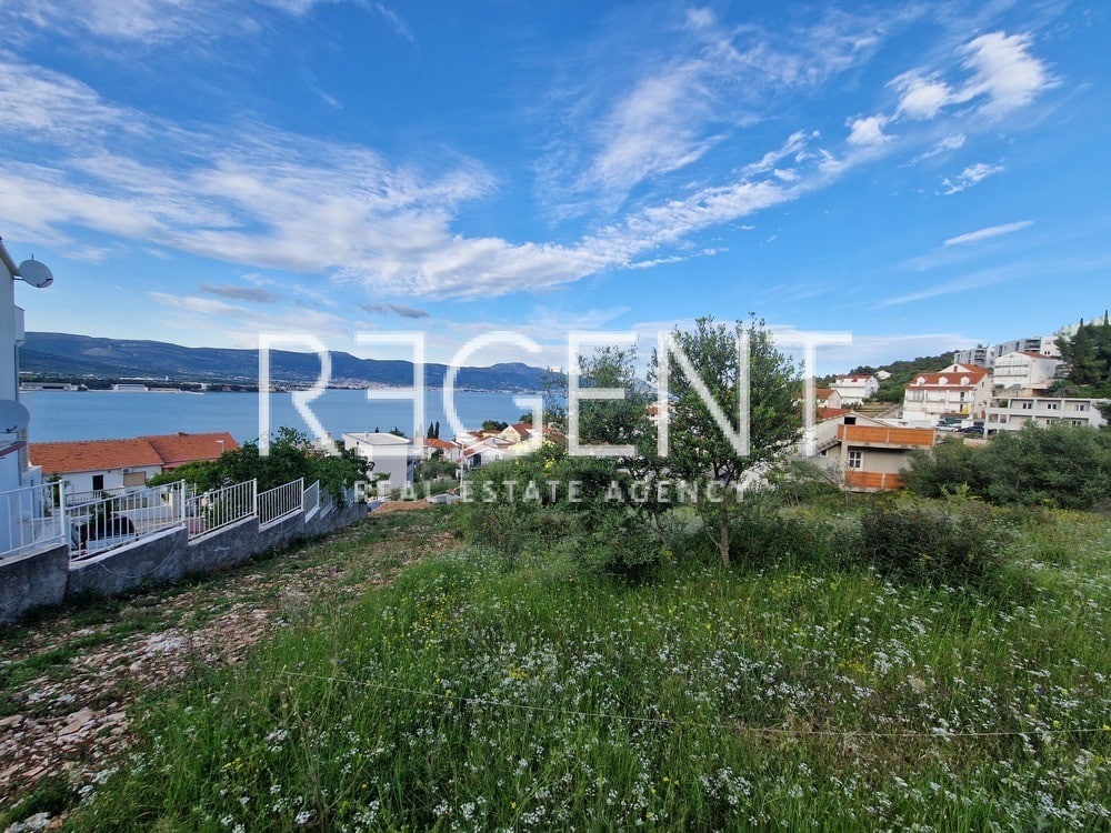 Trogir, Čiovo - građevinsko zemljište s pogledom na more, 1684 m2 - cover