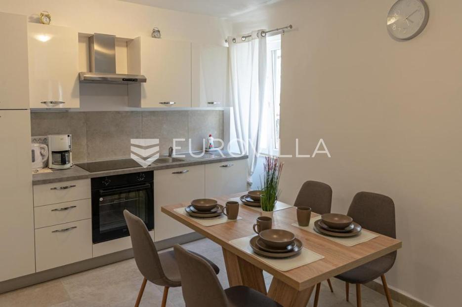 Istra, Rovinj , najam novo adaptiranog stana s jednom spavaćom sobom od 1.10. - cover