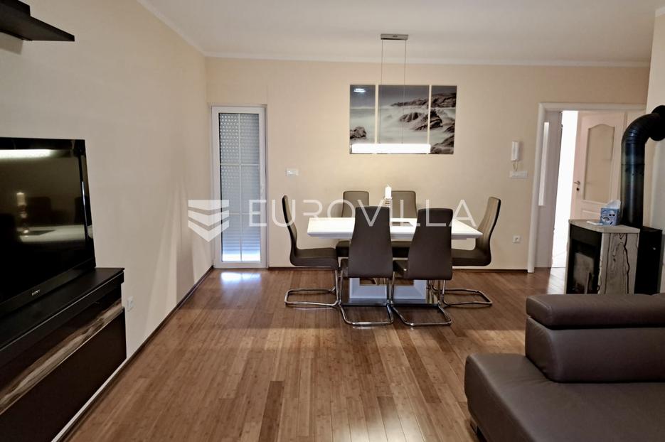 Crikvenica, poslovni prostor od 126,65 m2 u turističkoj funkciji - cover