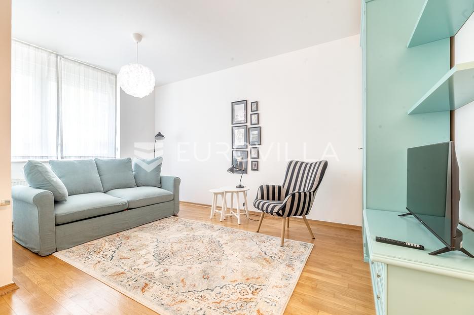 Zagreb, Maksimir, moderan jednosoban stan 37 m2 - cover