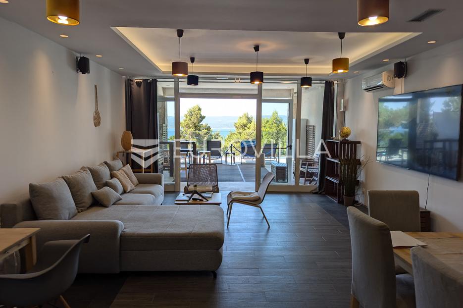 Omiš, MIMICE, poslovni prostor - atraktivan caffe bar NKP 120 m2 - cover