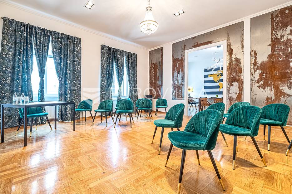 Trg Bana Jelačića poslovni prostor 187 m2 + parking - cover