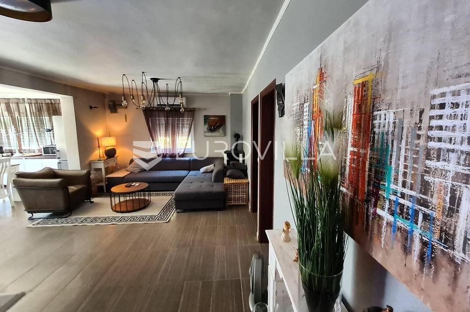 Zadar, Privlaka, moderna kuća sa tri apartmana u blizini mora - cover